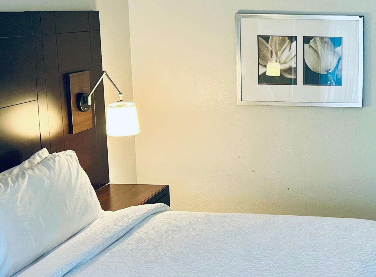 Holiday Inn Virginia Beach - Norfolk By Ihg מראה חיצוני תמונה