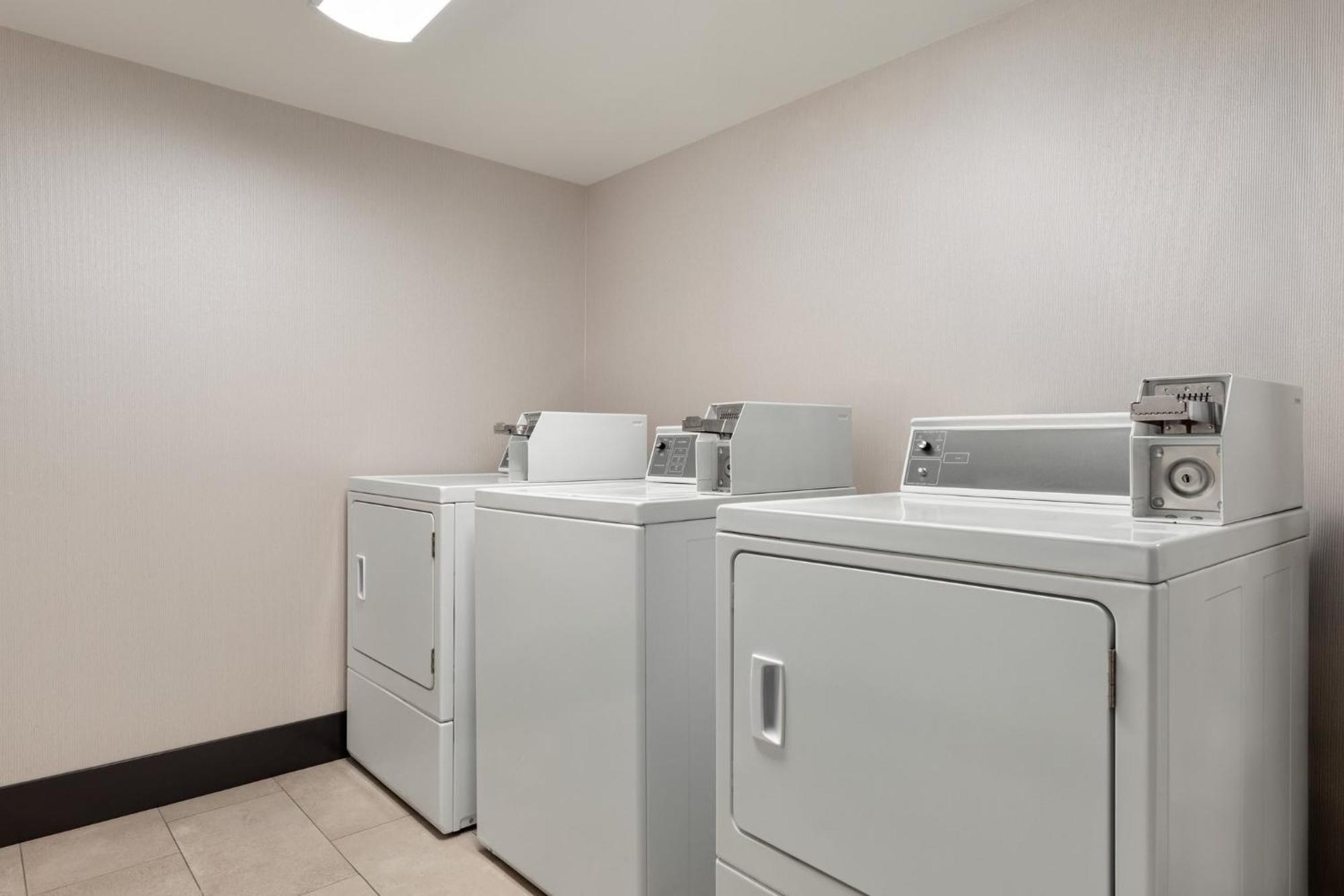 Holiday Inn Virginia Beach - Norfolk By Ihg מראה חיצוני תמונה